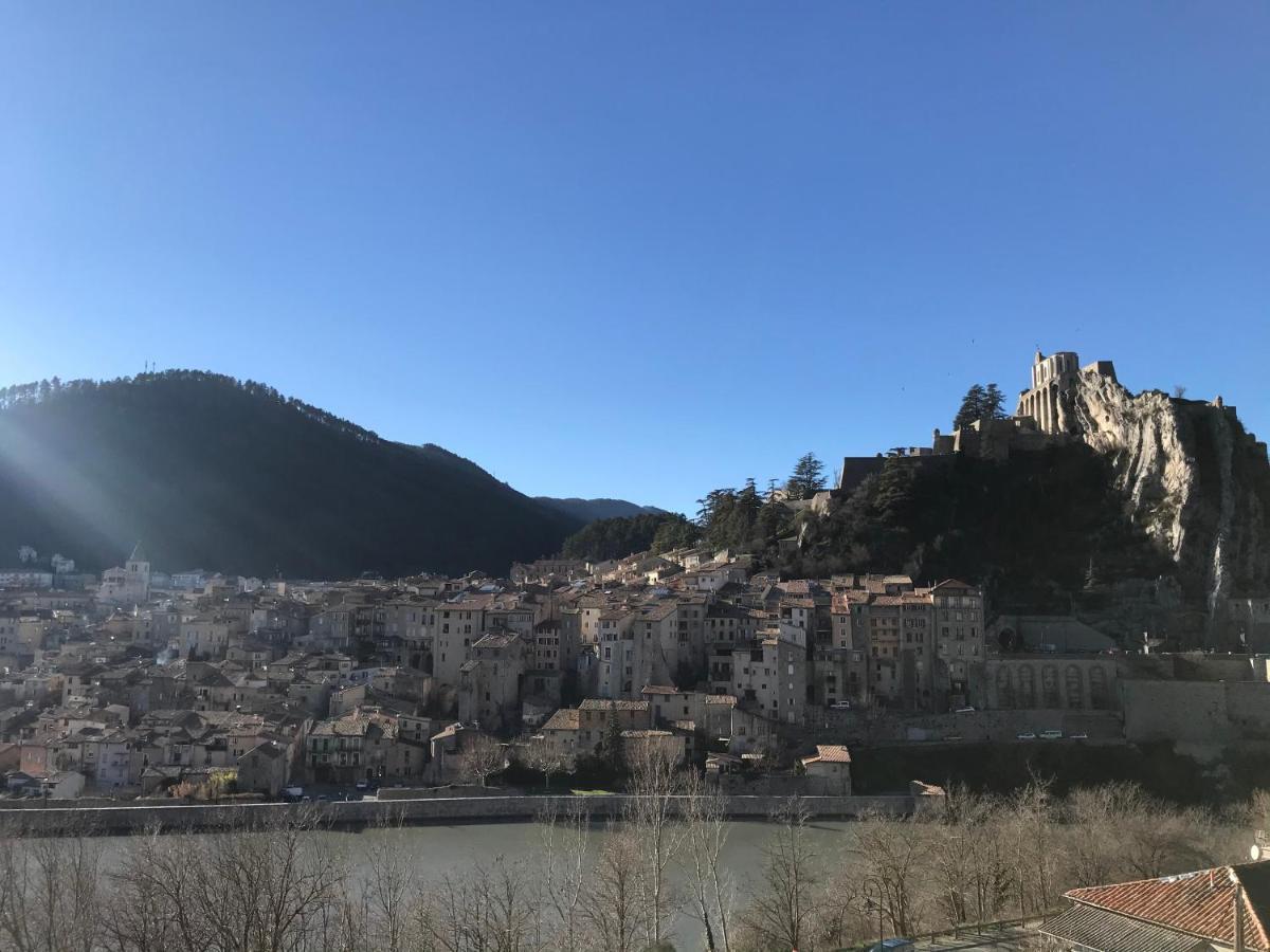 Hotel Les Chenes Sisteron Exteriér fotografie